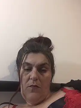 Curvy-Essex-Milf live cam screenshot female from United Kingdom on LiveWebCameras – Live Webcams & Video Chat
