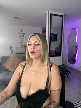 Webcam Model (_Maraa)  is live.Free join now!