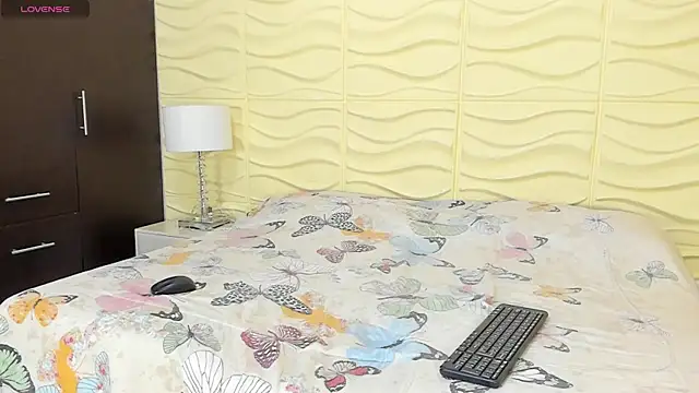 merlinastone - MerlinaStone's free webcam - UK Sex Cams