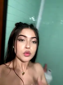Webcam Model (KyliePink_)  is live.Free join now!