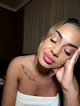 KirstieVegas