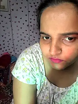 Webcam Model (QueerSofty)  is live.Free join now!