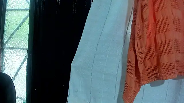 angela_nix