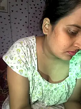 QueerSofty - Female Stripchat model