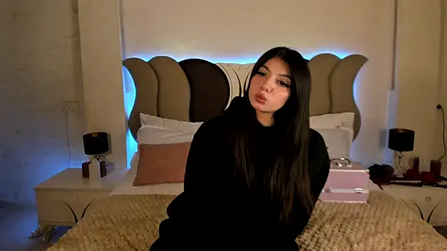 Helly_Moon