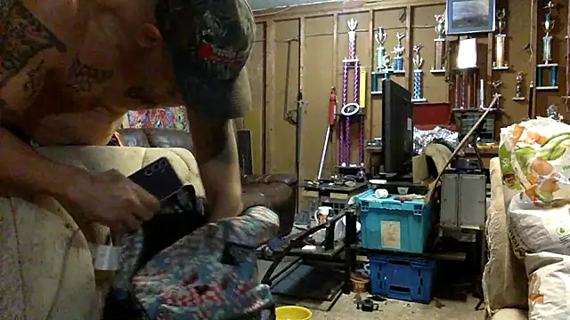 Buffshagswell's Stripchat show and profile