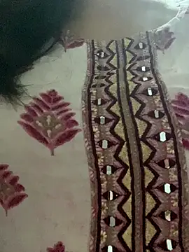 Pinky_hoti