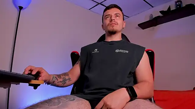 james_connor2 - James_connor2's free webcam - UK Sex Cams