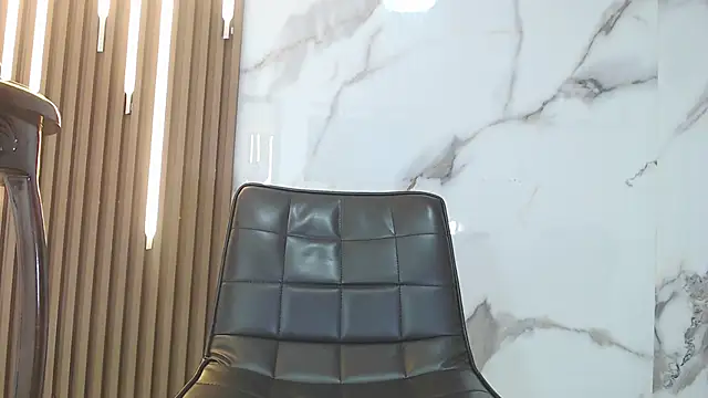 zuri_lux