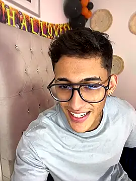 salvadorfit - SalvadorFit's free webcam - UK Sex Cams