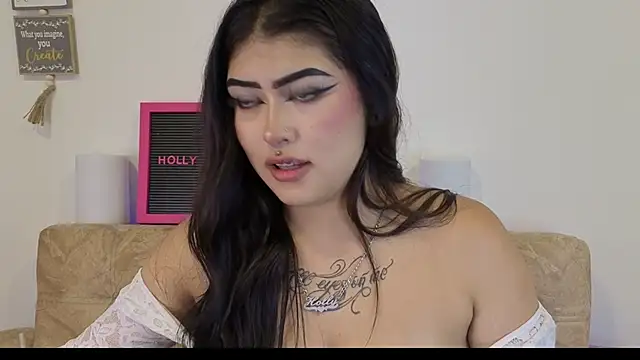hollycute__