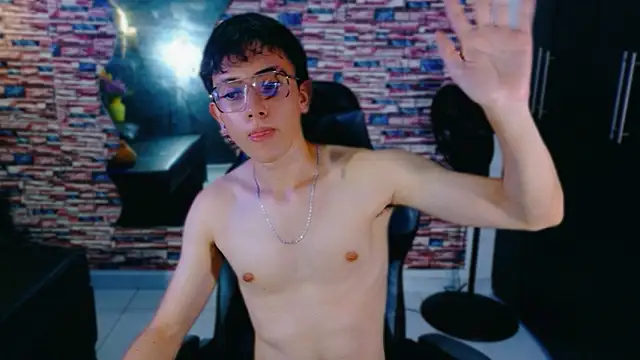 Dominic_Carmine webcam stripchat model stream image