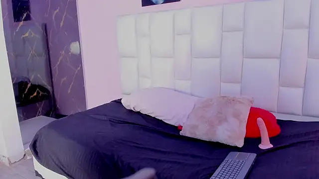 Charlot_Vega_