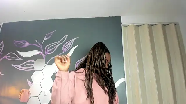 Sara_Naugty