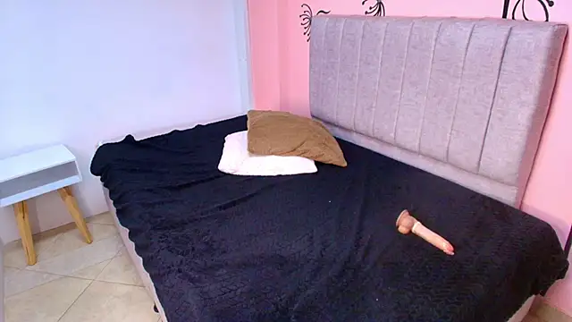 scarlet_milf_