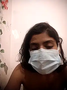 Webcam Model (sassyy_poonam)  is live.Free join now!