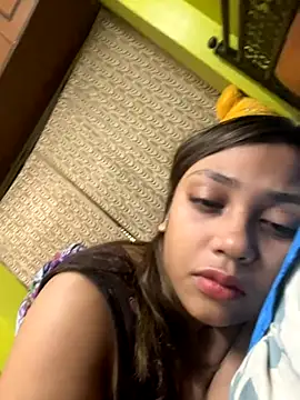 Webcam Model (goodvibesonly44445)  is live.Free join now!