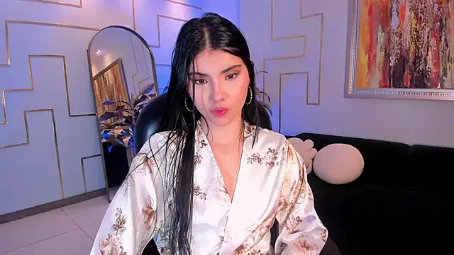 MiaLaurence