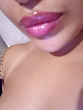 Sexlove1xo from StripChat is Freechat