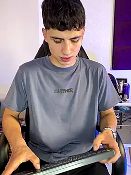  AdrianRinaldi chat room