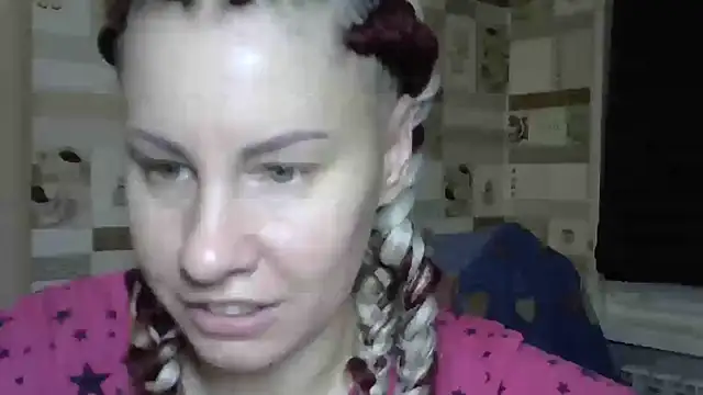 TherestlessKitty from StripChat is Freechat