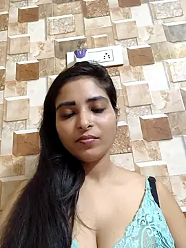 Webcam Model (QUEEN-ADITI)  is live.Free join now!