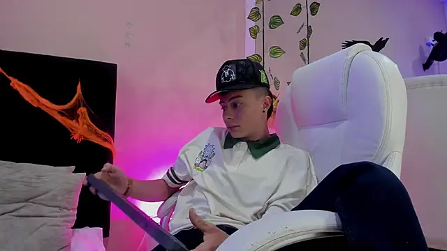 Nascary_Fox live cam screenshot male on Ohstagram — Live Cams & Adult Streams