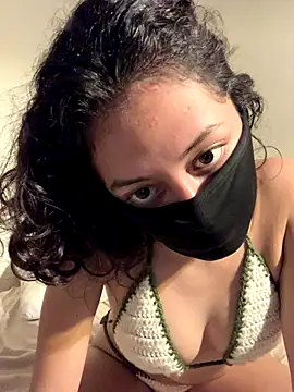 Webcam Model (alicacua)  is live.Free join now!