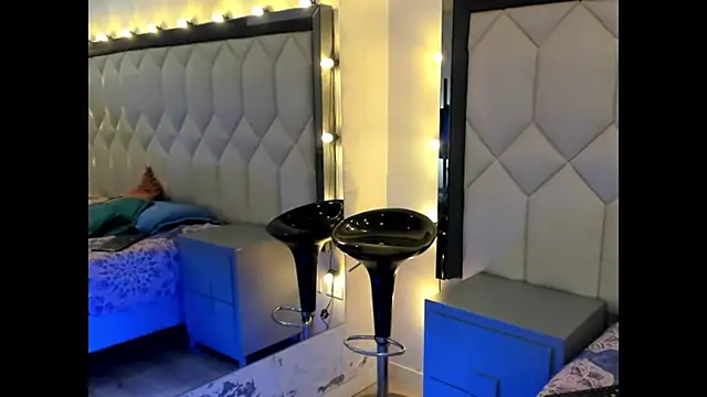  CloeyGraweing chat room