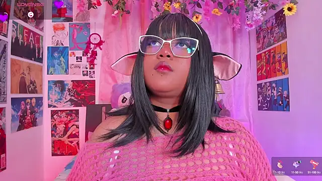 MissCurvyTop