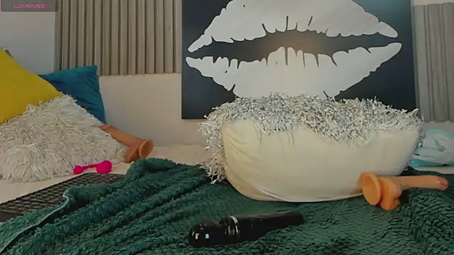 blue_sixx - Blue_Sixx's free webcam - UK Sex Cams