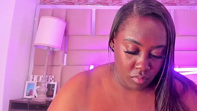 ShaniaBrownn