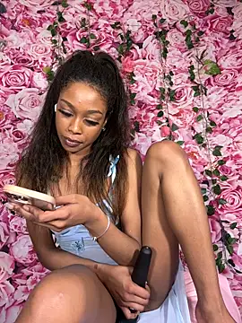 Webcam Model (mismialove)  is live.Free join now!