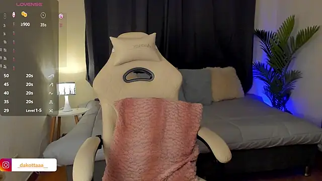 dakottaa_