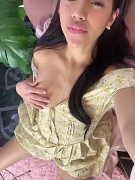 Webcam Model (GoodGirlGoneXXX)  is live.Free join now!