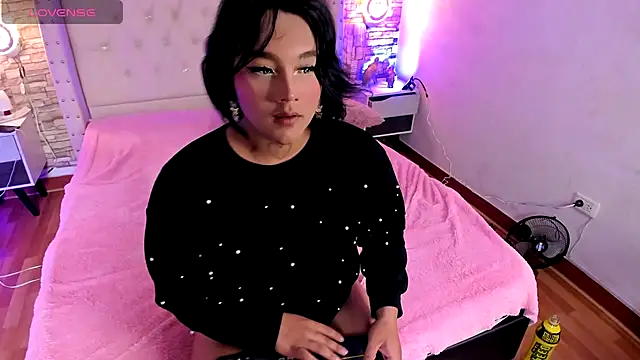 Isa_Queen_TS