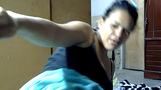 Webcam Model (Xoticxenax)  is live.Free join now!