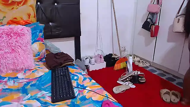 BigbootyNickyx