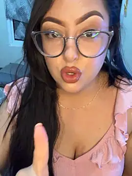 Webcam Model (MileyGia)  is live.Free join now!