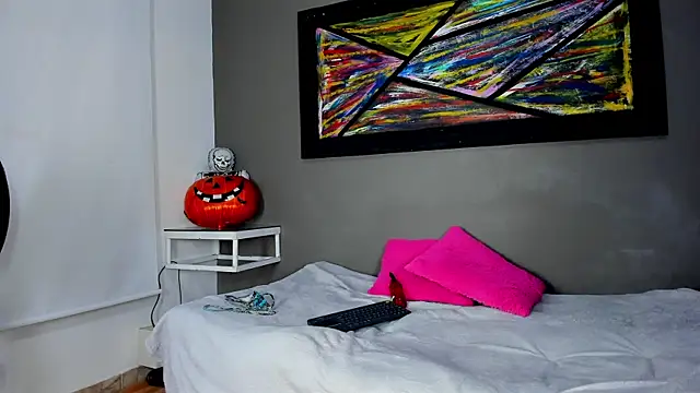 Charlotte_curvy_