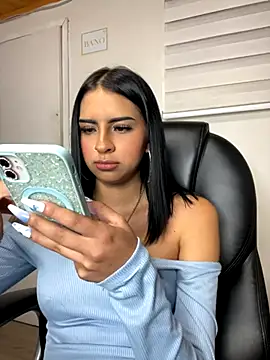 Hilary_pinkk