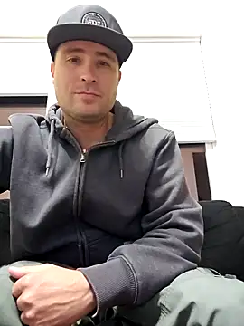 JeepinAround Live Webcam on Stripchat