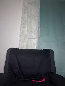 Webcam Model (_foreigntitts)  is live.Free join now!