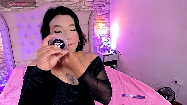 Isa_Queen_TS