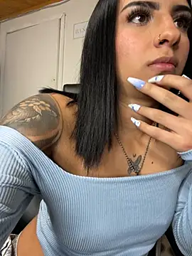Hilary_pinkk