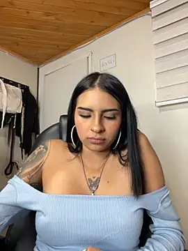Hilary_pinkk
