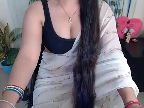 anika_bold