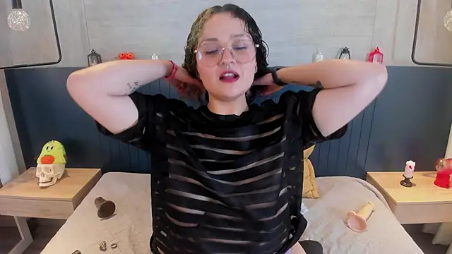 tara_black