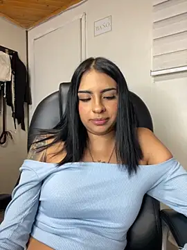 Hilary_pinkk