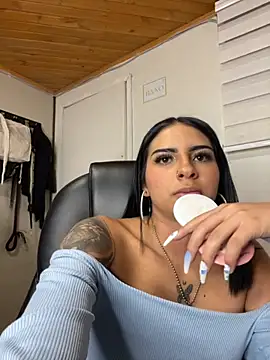 Hilary_pinkk